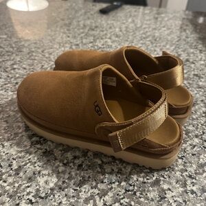UGG women’s goldenstar clogs